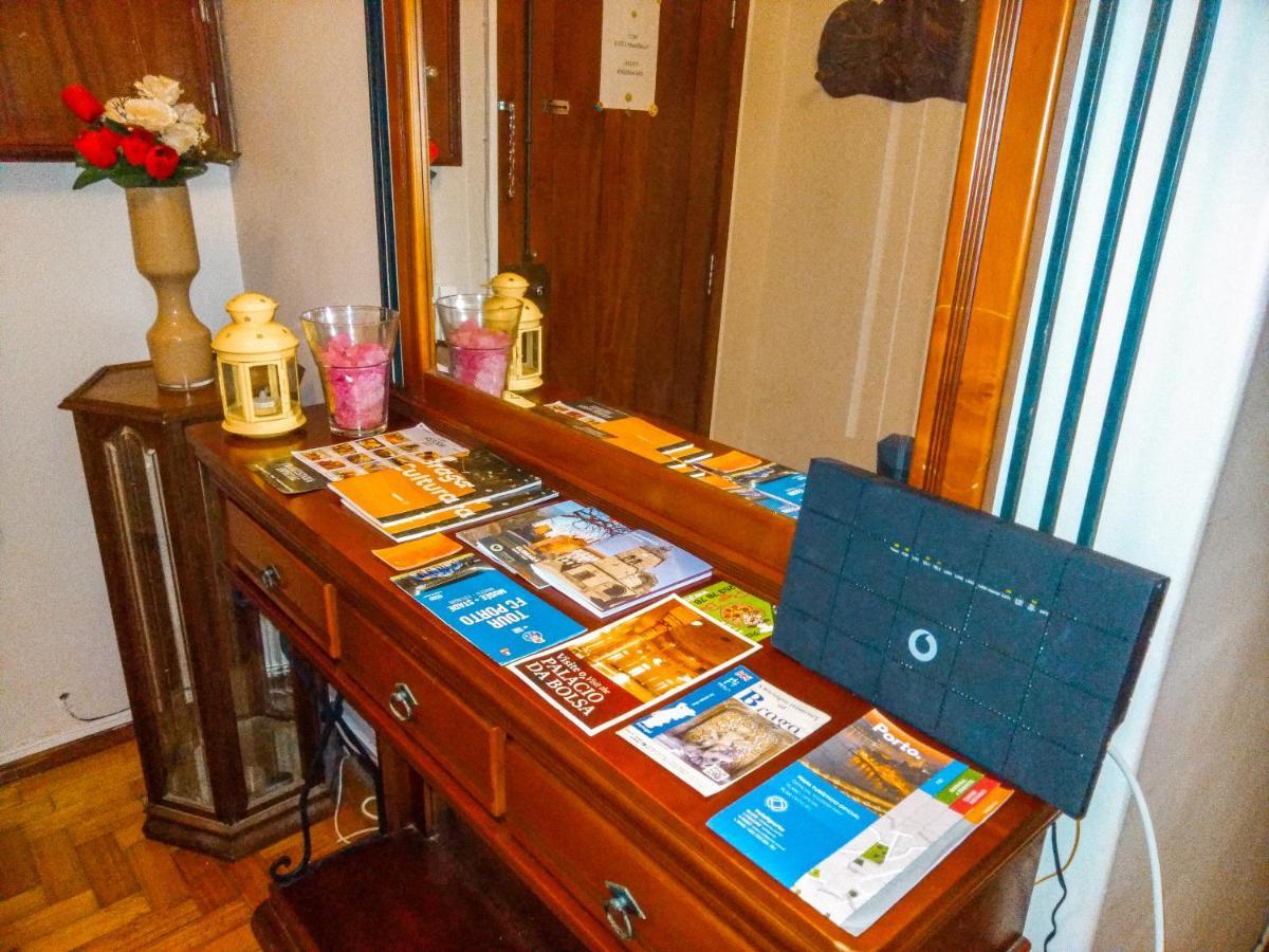 Enjoy Braga Estacao - Charming Bedrooms In The Historic Center Buitenkant foto