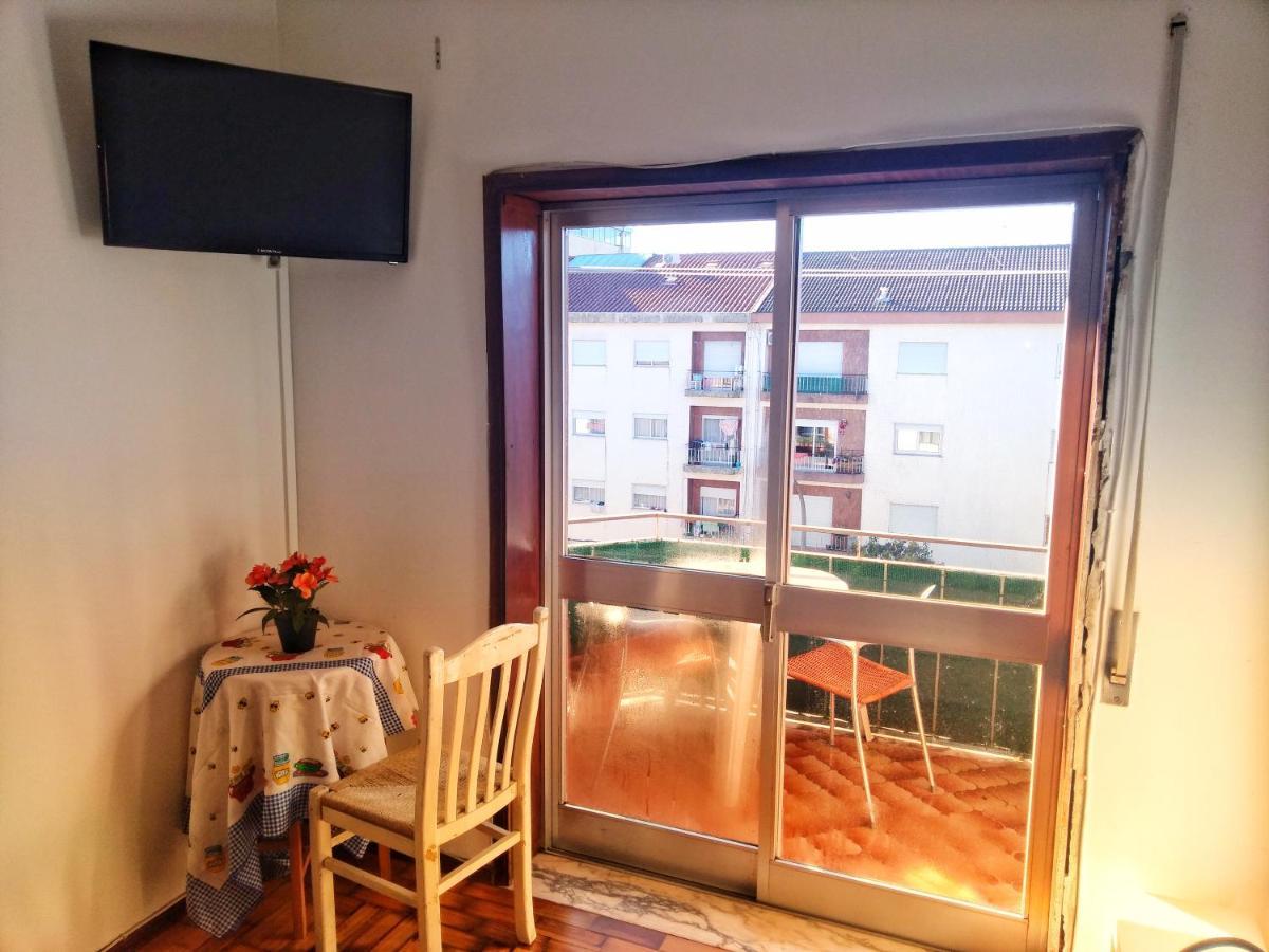 Enjoy Braga Estacao - Charming Bedrooms In The Historic Center Buitenkant foto